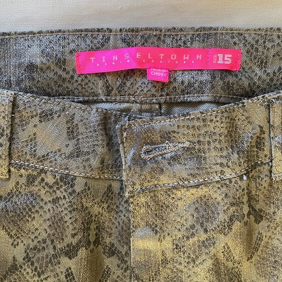 Tinseltown Snake Print jeans matalic sheen , never worn . - Picture 4 of 10